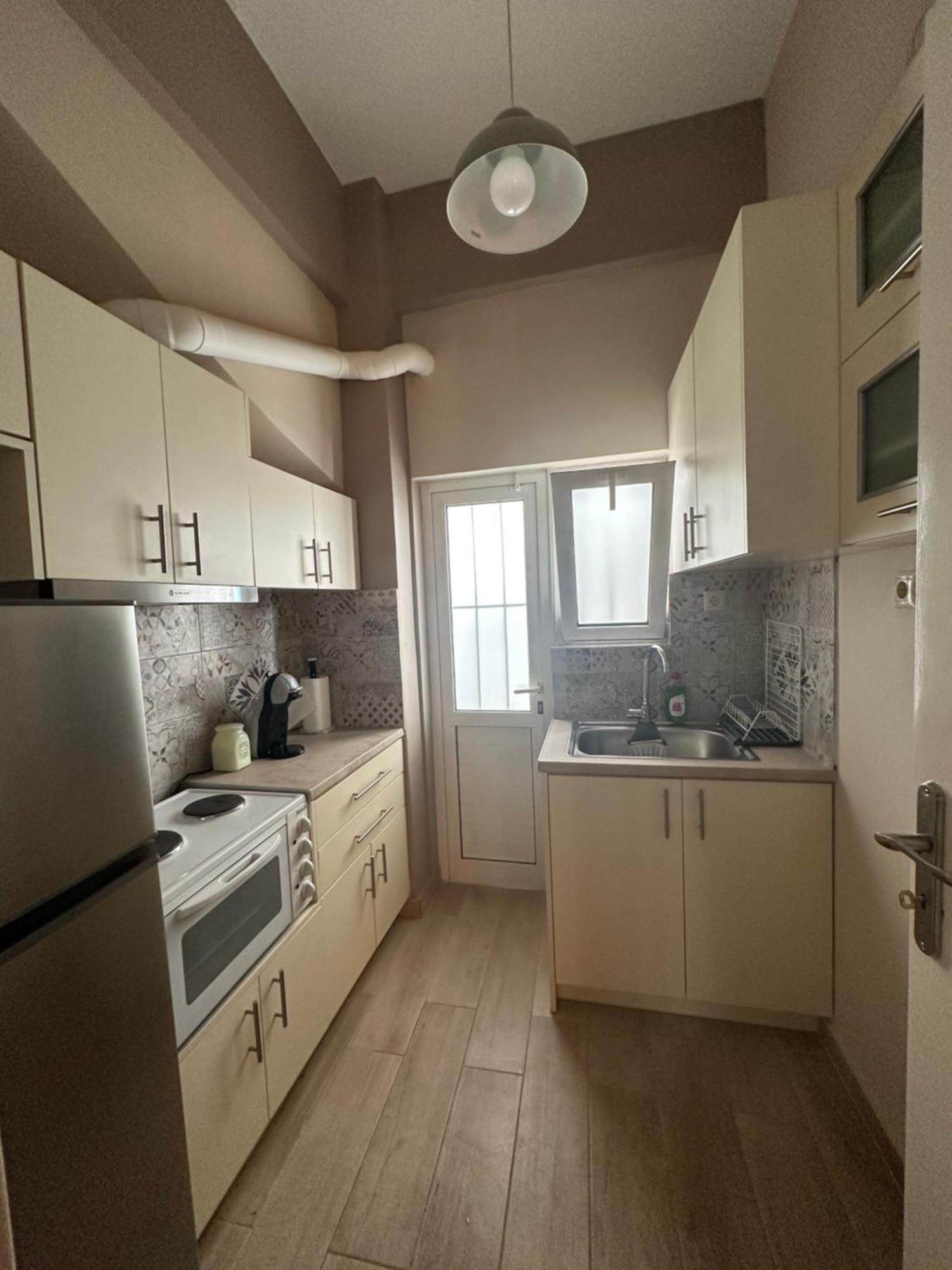 Ζεστή Φωλίτσα Στο Κέντρο. Apartment เอเธนส์ ภายนอก รูปภาพ