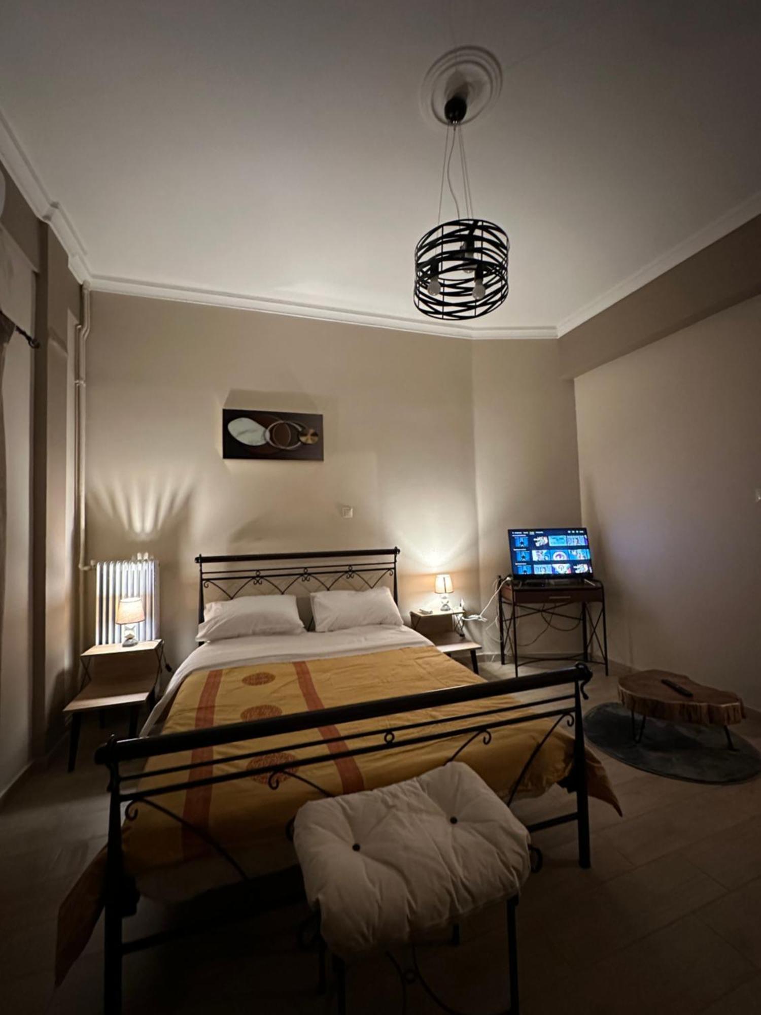 Ζεστή Φωλίτσα Στο Κέντρο. Apartment เอเธนส์ ภายนอก รูปภาพ